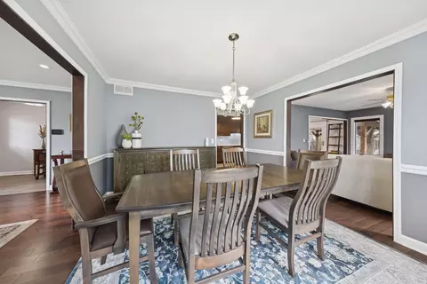1445 Jasper Dr, Wheaton, IL 60189 photo 5