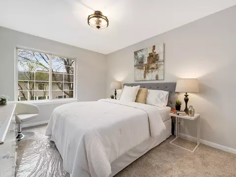 Bedroom - 1287 Silk Oak Ln, Bartlett, IL 60103 photo 2 of 3