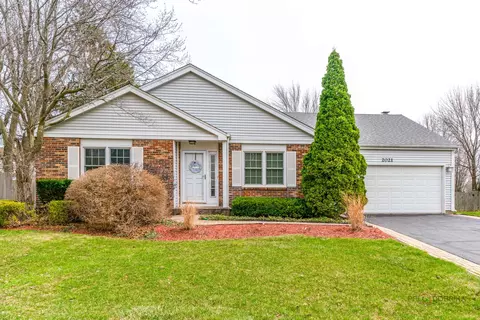 2021 Liberty Ln, Gurnee, IL 60031