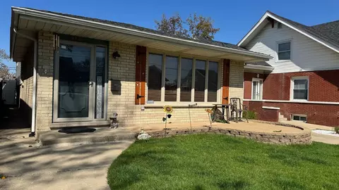 5436 S 74th Ave, Summit, IL 60501