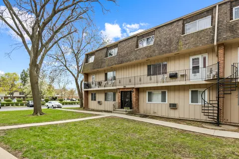 2304 Algonquin Rd #3, Rolling Meadows, IL 60008