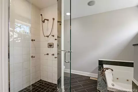 1340 N Sutton Pl, Chicago, IL 60610 photo 17