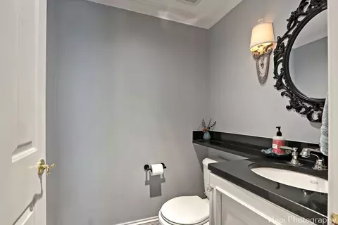 1340 N Sutton Pl, Chicago, IL 60610 photo 30