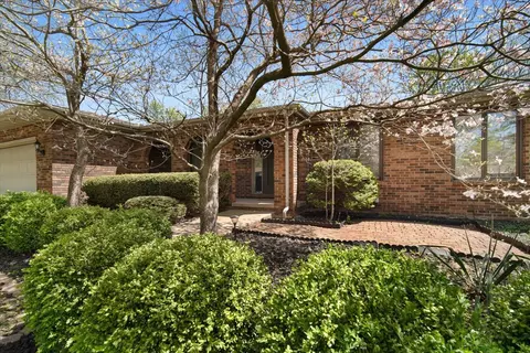 Exterior - 210 S Hershey Rd, Bloomington, IL 61704 photo 2 of 9