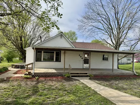 Exterior - 104 E Lafayette St, Magnolia, IL 61336 photo 14 of 14