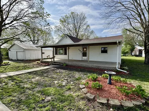 104 E Lafayette St, Magnolia, IL 61336