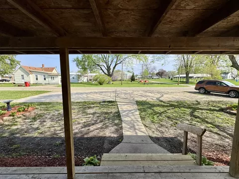 Exterior - 104 E Lafayette St, Magnolia, IL 61336 photo 5 of 14
