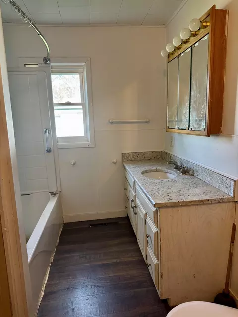 Bath - 104 E Lafayette St, Magnolia, IL 61336 photo 1 of 1