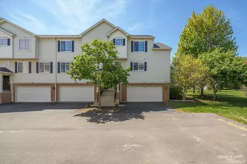 411 Evergreen Cir, Gilberts, IL 60136