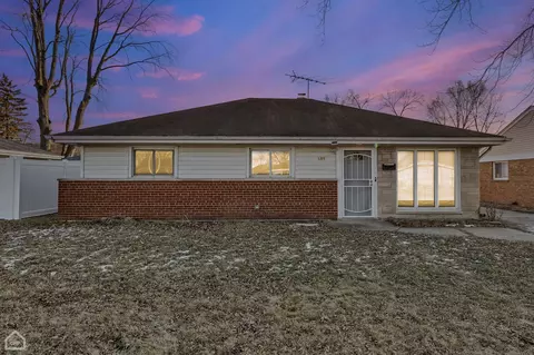689 E 155th St, South Holland, IL 60473