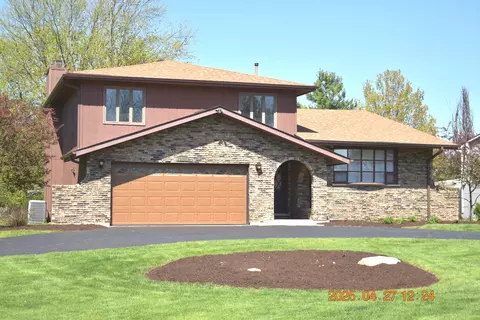 11 S601 Walter Ln, Naperville, IL 60564