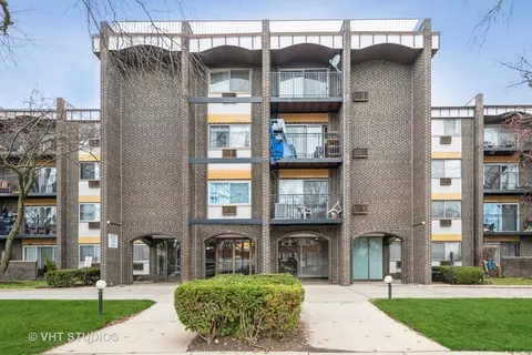 6800 N California Ave #4Q, Chicago, IL 60645