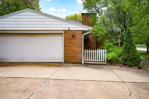 2118 S Morris Ave, Bloomington, IL 61704 photo 35