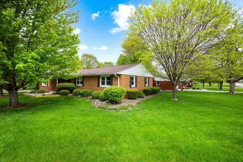 2118 S Morris Ave, Bloomington, IL 61704 photo 38