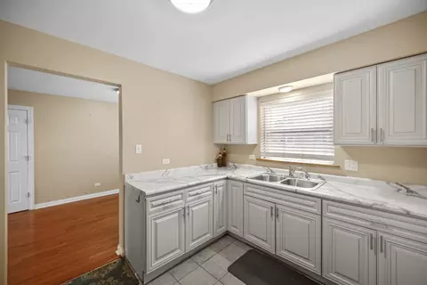 405 E 109th St #203, Chicago, IL 60628 photo 13