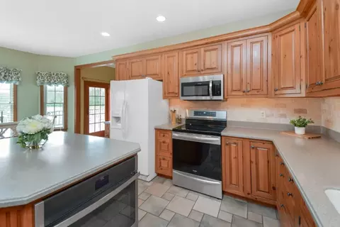 Kitchen - 3 Stonehedges Ct, Bloomington, IL 61705 photo 9 of 14