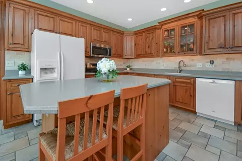 Kitchen - 3 Stonehedges Ct, Bloomington, IL 61705 photo 8 of 14