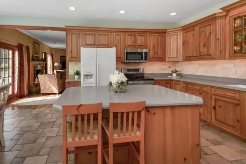 Kitchen - 3 Stonehedges Ct, Bloomington, IL 61705 photo 2 of 14