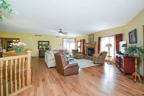 Living - 3 Stonehedges Ct, Bloomington, IL 61705 photo 1 of 7