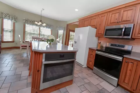 Kitchen - 3 Stonehedges Ct, Bloomington, IL 61705 photo 10 of 14