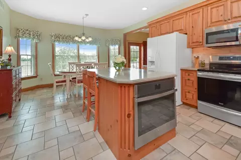 Kitchen - 3 Stonehedges Ct, Bloomington, IL 61705 photo 3 of 14