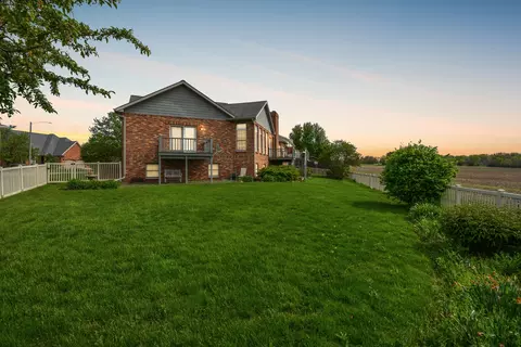 Exterior - 3 Stonehedges Ct, Bloomington, IL 61705 photo 6 of 11