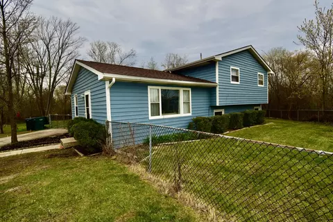 1917 Hebron Ave, Zion, IL 60099