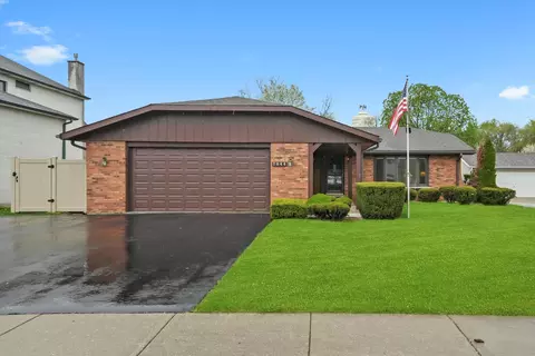 7044 W 85th St, Burbank, IL 60459