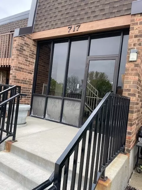 717 Killarney Ct #2A, Schaumburg, IL 60193