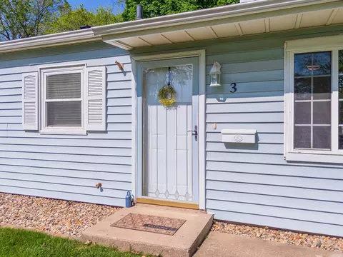 Exterior - 3 Wach Dr, Bloomington, IL 61701 photo 7 of 9