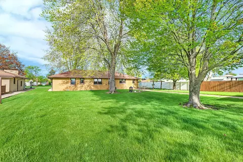 Exterior - 308 N Cedar St, Gardner, IL 60424 photo 4 of 6