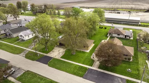 View/Area - 308 N Cedar St, Gardner, IL 60424 photo 2 of 7