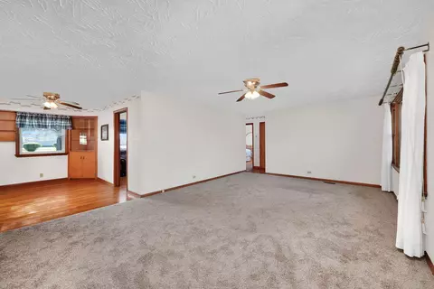 Living - 308 N Cedar St, Gardner, IL 60424 photo 1 of 3