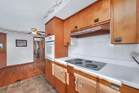 Kitchen - 308 N Cedar St, Gardner, IL 60424 photo 4 of 4