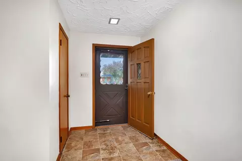 Entry Way - 308 N Cedar St, Gardner, IL 60424 photo 1 of 1