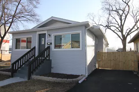 1223 S 21st Ave, Maywood, IL 60153