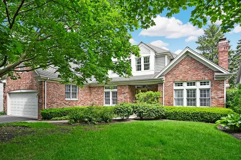 64 Huntington Ct, Burr Ridge, IL 60527
