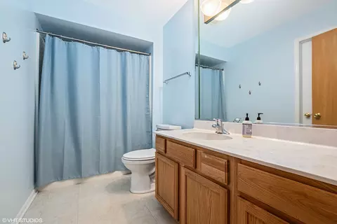 Bath - 4724 W Iris Ln, Monee, IL 60449 photo 2 of 2