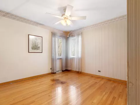 Bedroom - 521 W Division St, Itasca, IL 60143 photo 2 of 2