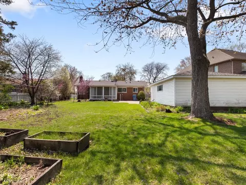 Exterior - 521 W Division St, Itasca, IL 60143 photo 2 of 2