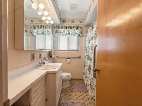 Bath - 521 W Division St, Itasca, IL 60143 photo 1 of 2