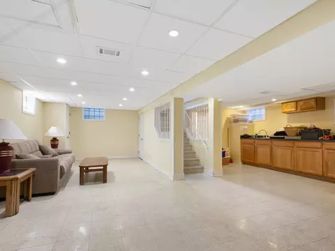 Living - 521 W Division St, Itasca, IL 60143 photo 3 of 4