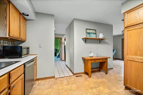 Entry Way - 911 E Main St, Plano, IL 60545 photo 2 of 2