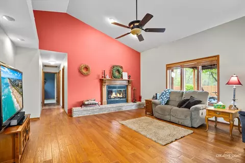 Living - 911 E Main St, Plano, IL 60545 photo 1 of 3