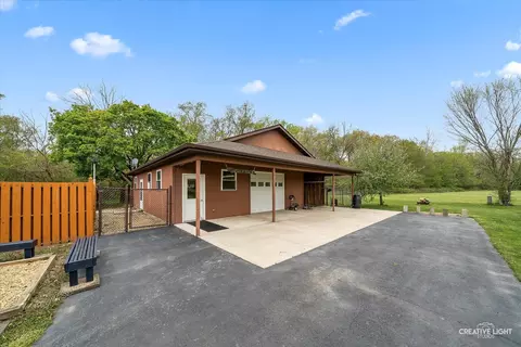 Exterior - 911 E Main St, Plano, IL 60545 photo 9 of 9