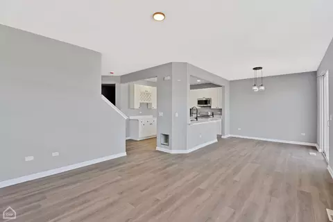 Living - 530 Legend Ln #530, Mchenry, IL 60050 photo 1 of 2
