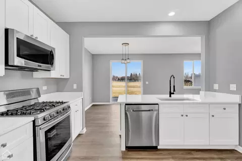 Kitchen - 530 Legend Ln #530, Mchenry, IL 60050 photo 2 of 3