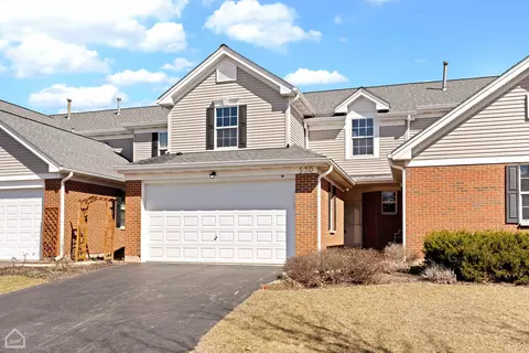 530 Legend Ln #530, Mchenry, IL 60050