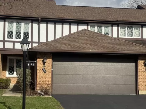 577 Cress Creek Ln, Crystal Lake, IL 60014