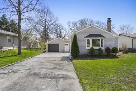 10333 W Ames Ave, Beach Park, IL 60099